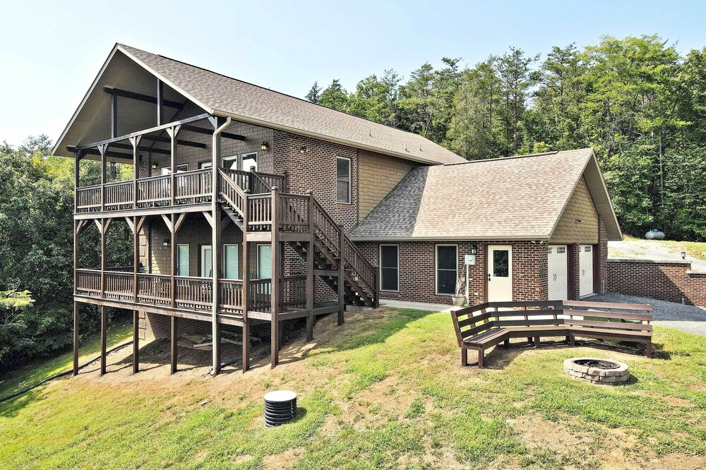 NEW! Pet-Friendly Retreat w/ Game Room & Mtn Views