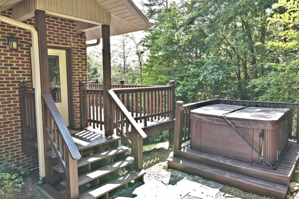 NEW! Pet-Friendly Retreat w/ Game Room & Mtn Views