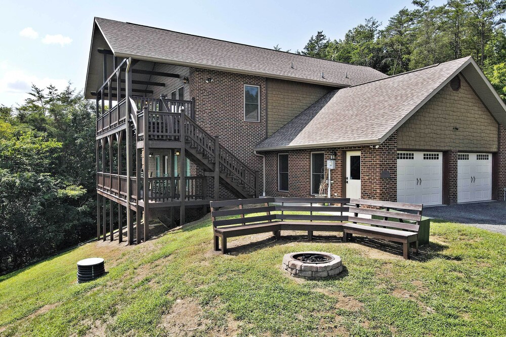 NEW! Pet-Friendly Retreat w/ Game Room & Mtn Views