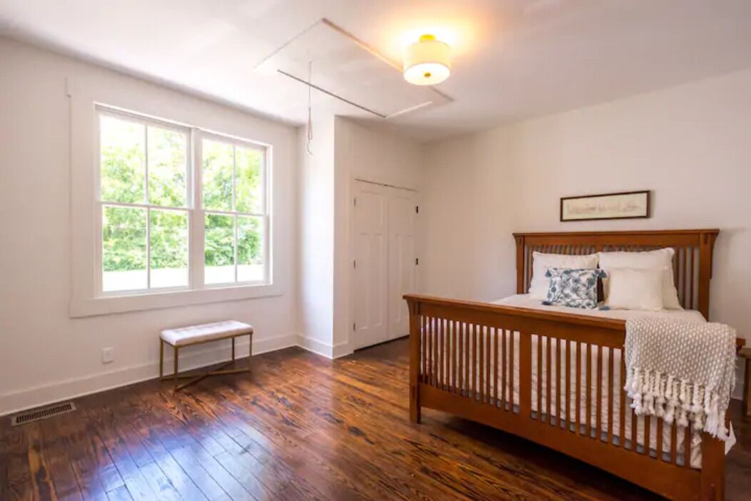 Top Property in Tuscaloosa Area 2mi From UA 3br 3ba in Tuscaloosa, United States