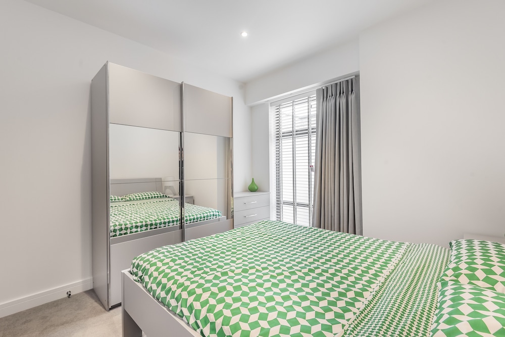 Celador Apartments - Wellington House