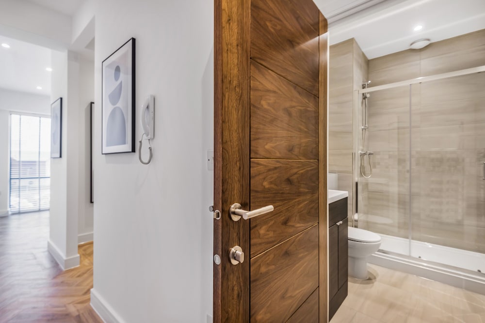 Celador Apartments - Wellington House