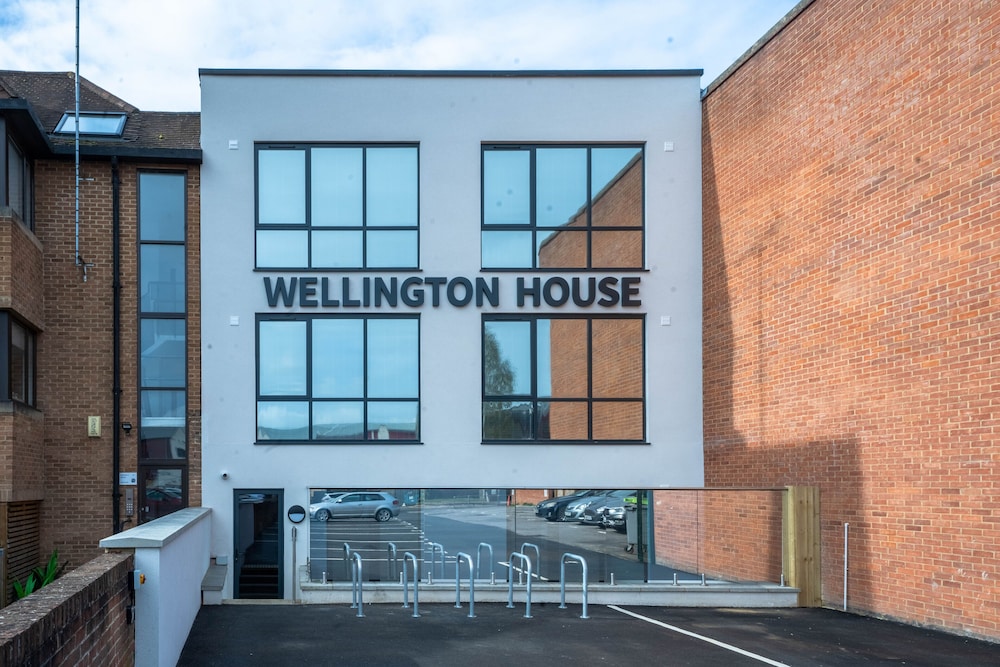 Celador Apartments - Wellington House