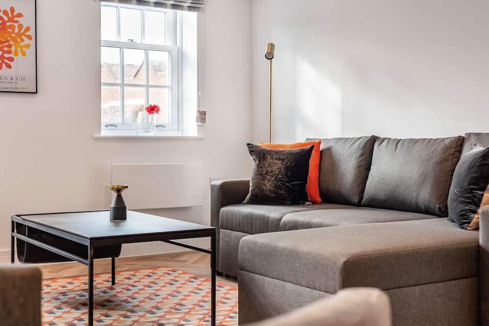 Celador Apartments - Wellington House