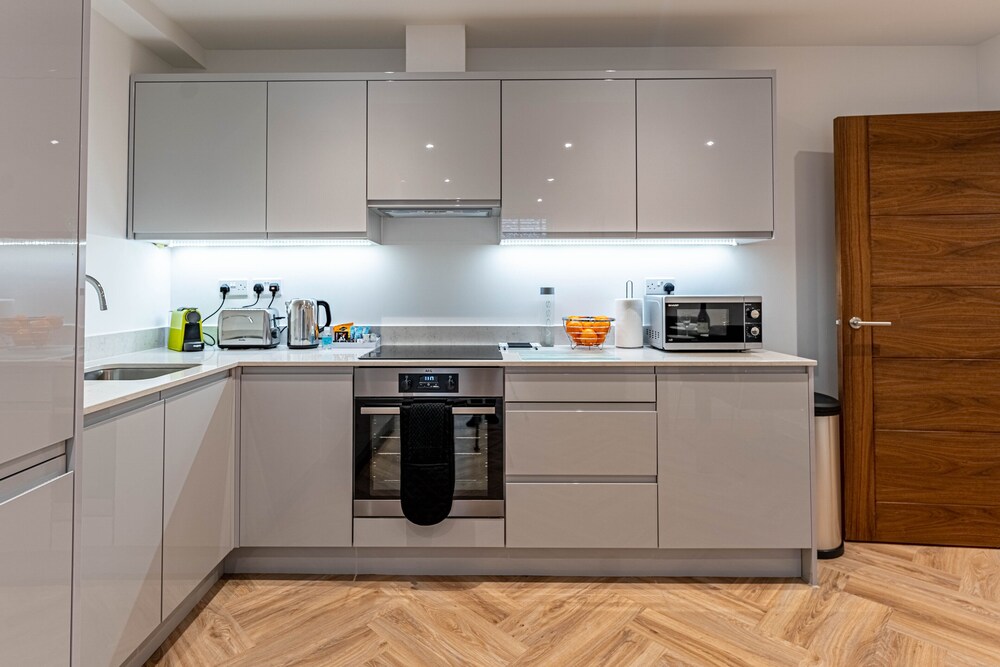 Celador Apartments - Wellington House