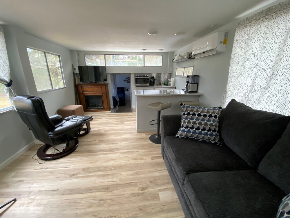 This Boat Don't Float. Completely refinished and updated 50 foot