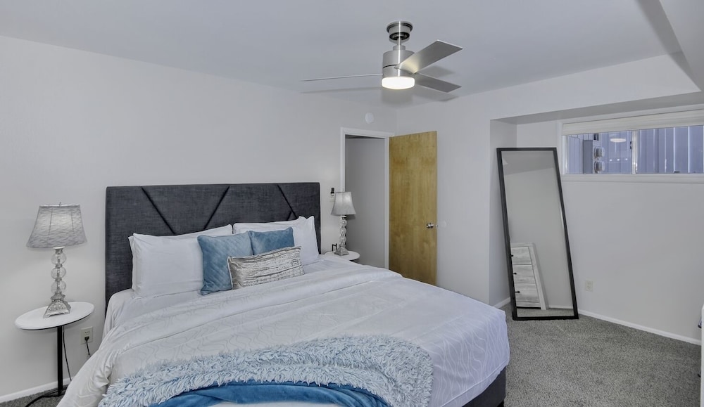 FLAGSTAFF FAUNA DUPLEX with SPA, FIRE PIT& VIEWS