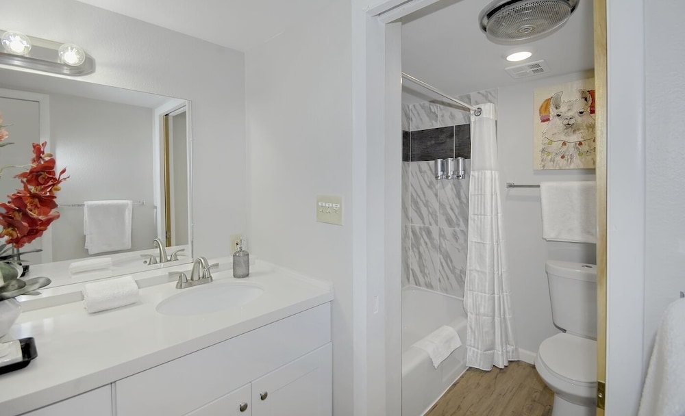 FLAGSTAFF FAUNA DUPLEX with SPA, FIRE PIT& VIEWS