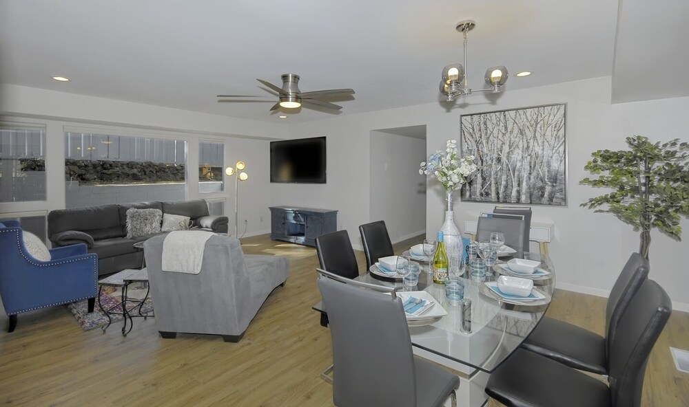 FLAGSTAFF FAUNA DUPLEX with SPA, FIRE PIT& VIEWS