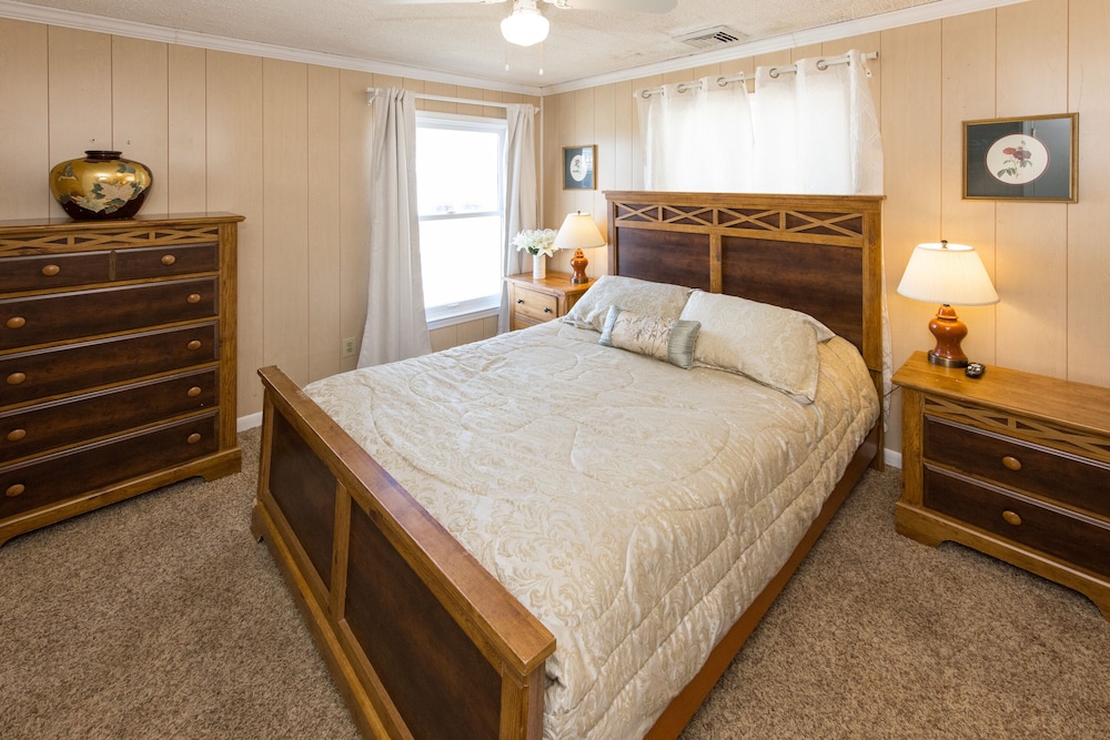 Charming BEACH HOUSE directly on the beach, UNOBSTRUCTED VIEW of ATLANTIC OCEAN