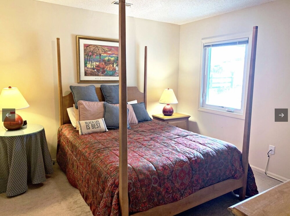 Breakers 8 Beachfront Condo with Ocean Views and Pool Kill Devil