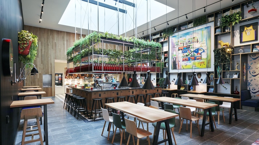 citizenM Los Angeles Downtown