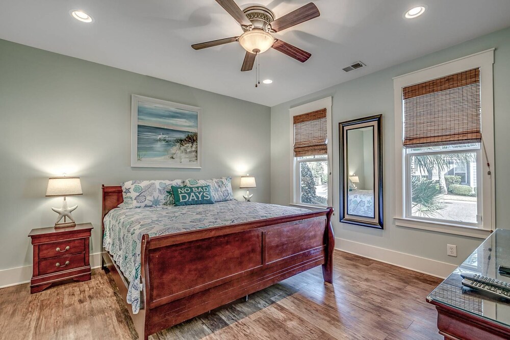 Impeccable Home with Screened Porch in North Beach Resort & Villas