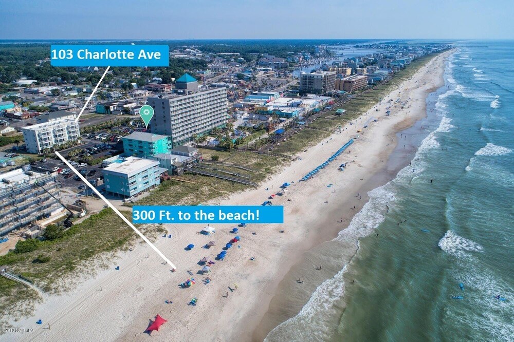 Beach side Condo,Ocean view, Steps to the beach, Steps to many great restaurants