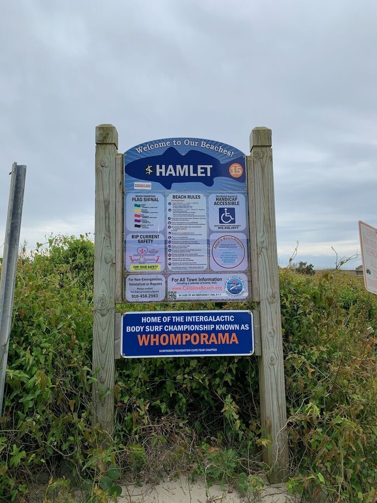 Beach side Condo,Ocean view, Steps to the beach, Steps to many great restaurants