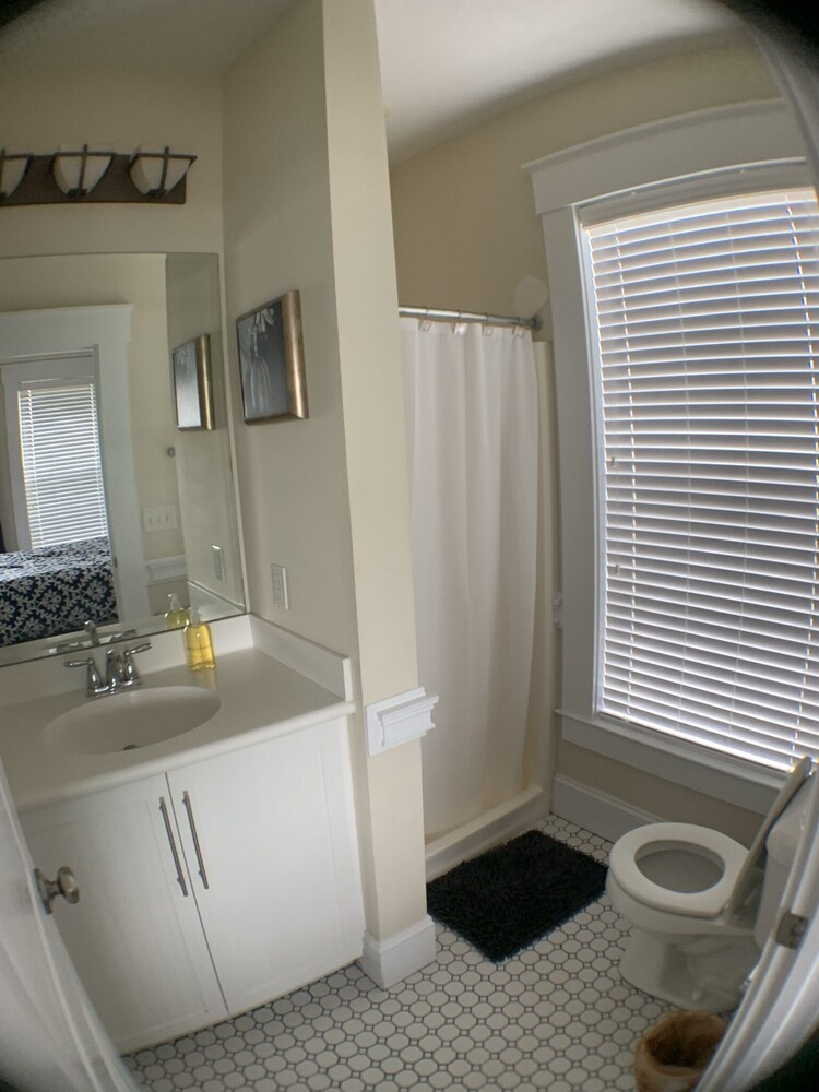 Beach side Condo,Ocean view, Steps to the beach, Steps to many great restaurants