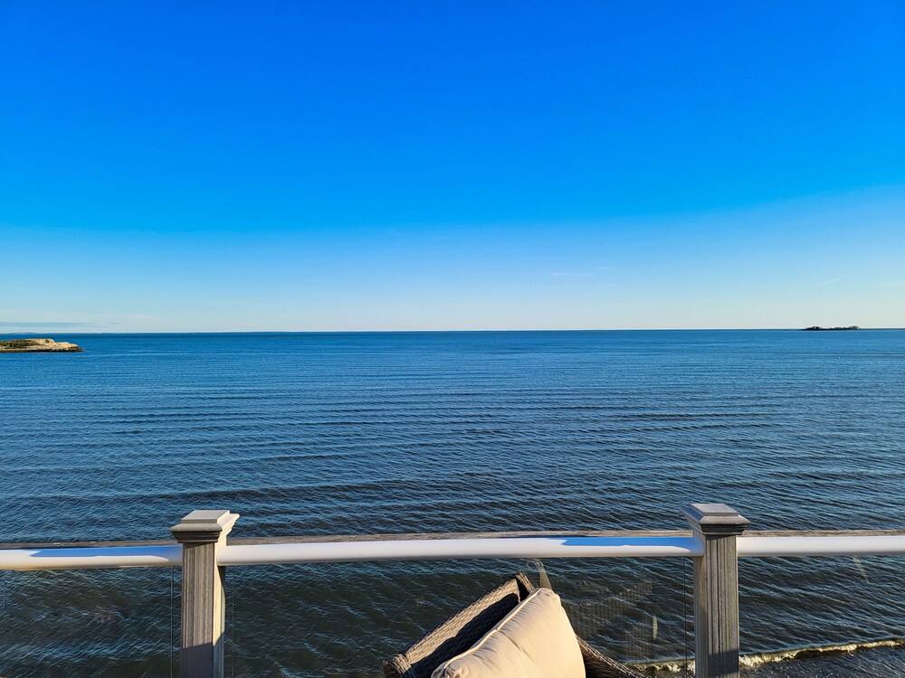 Waterfront House with pictureperfect views from all 3 levels. in