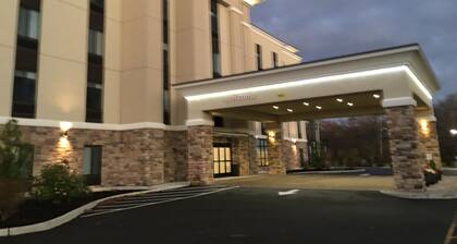 Hampton Inn Old Bridge