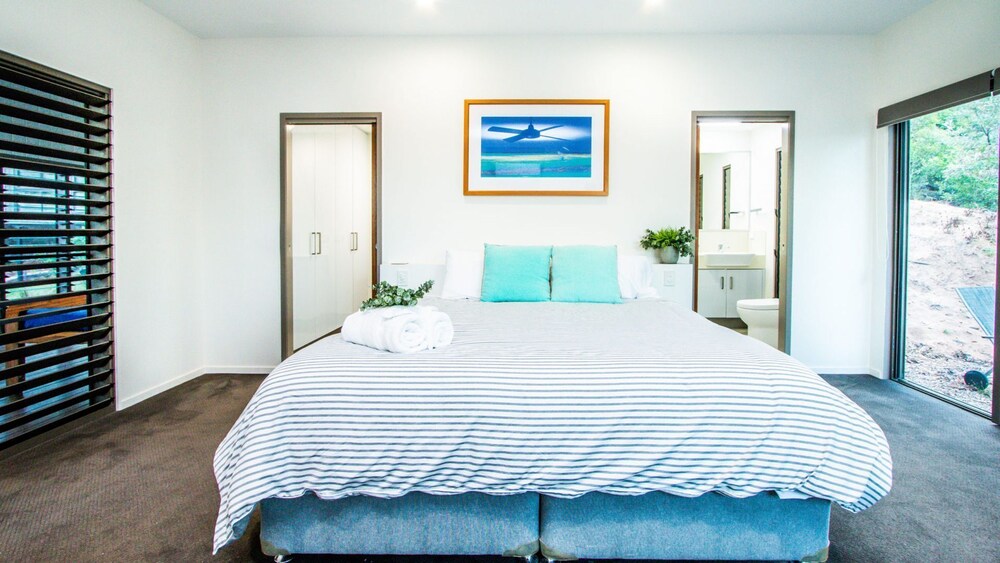 DUNES on SUNRISE AT 1770 Located in the private & gated Sunrise 1770