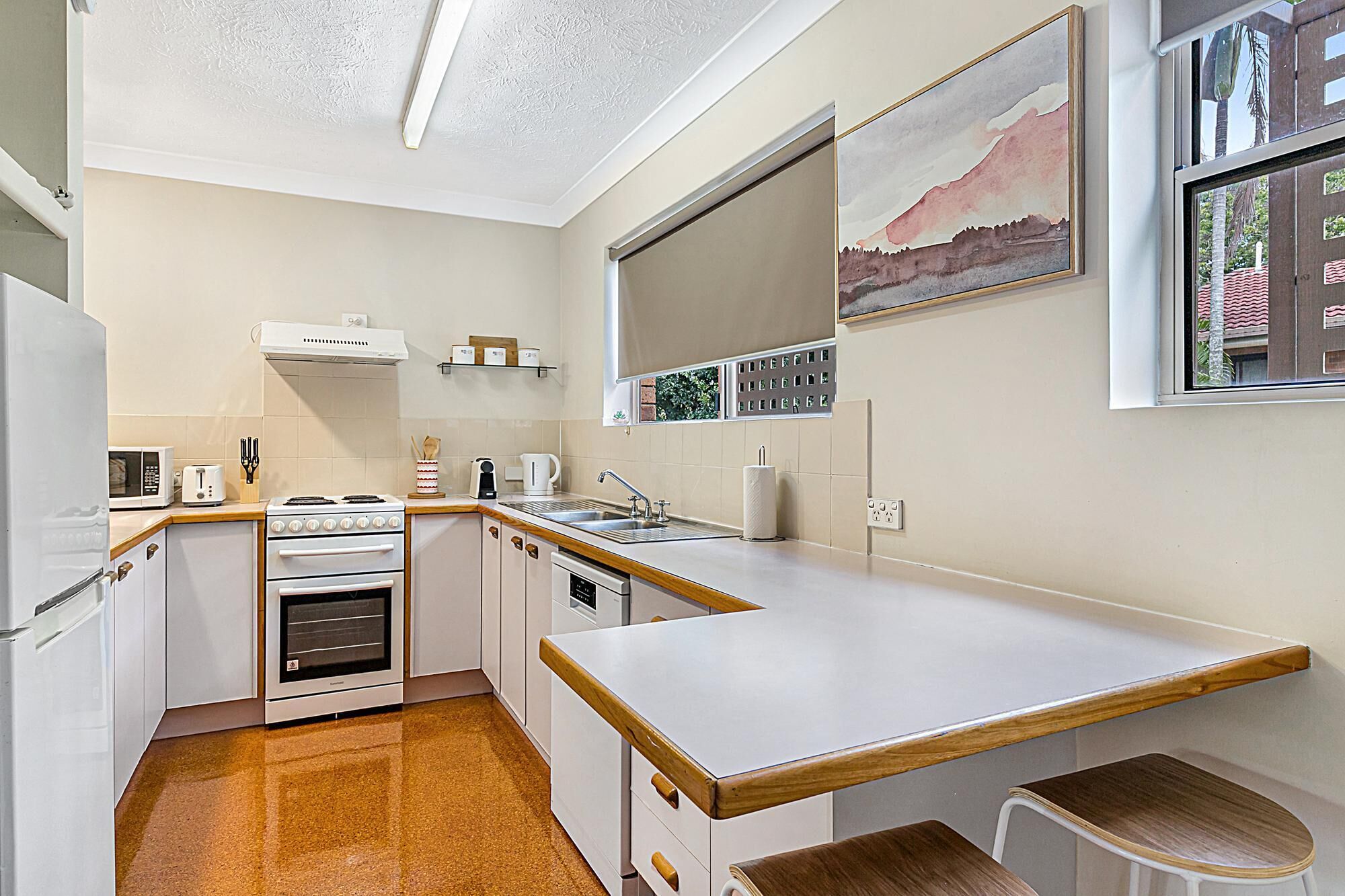 Cosy Townhouse With Patio, Parking Near Hospital