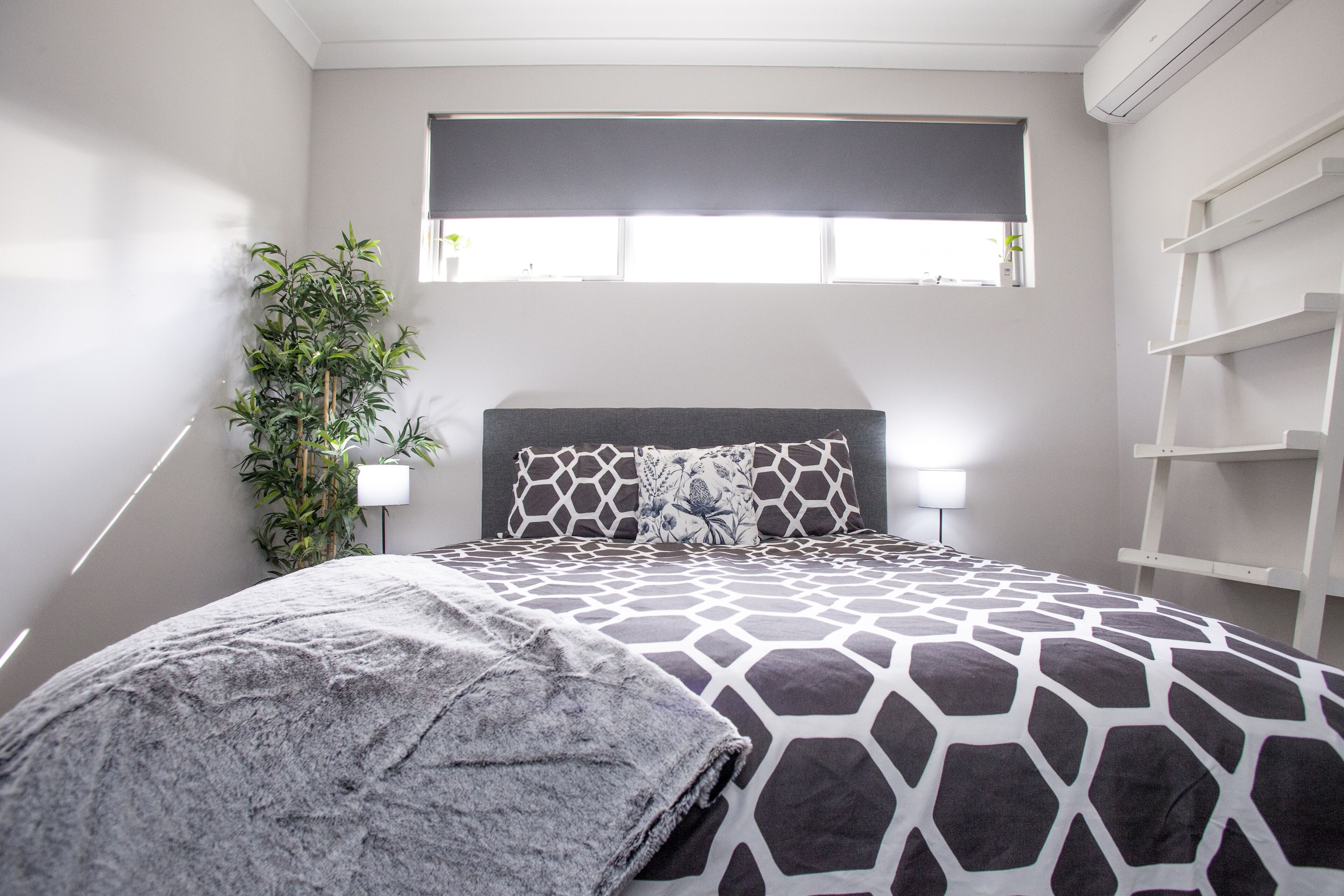 Spacious Guesthouse Close to Airport & City