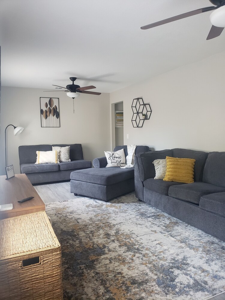 North Hyde Park Haven in the Heart of Tampa** Newly Renovated in NoHo**