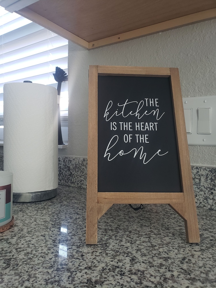 North Hyde Park Haven in the Heart of Tampa** Newly Renovated in NoHo**