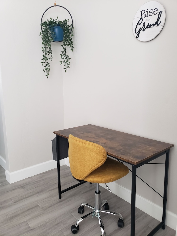 North Hyde Park Haven in the Heart of Tampa** Newly Renovated in NoHo**