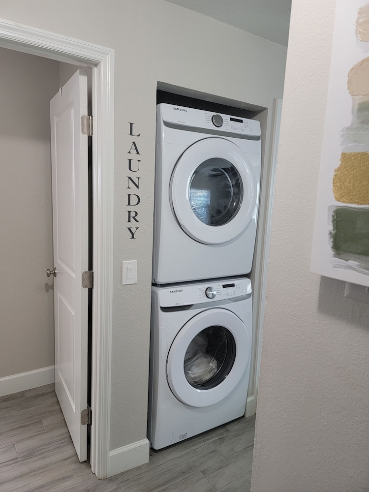 North Hyde Park Haven in the Heart of Tampa** Newly Renovated in NoHo**