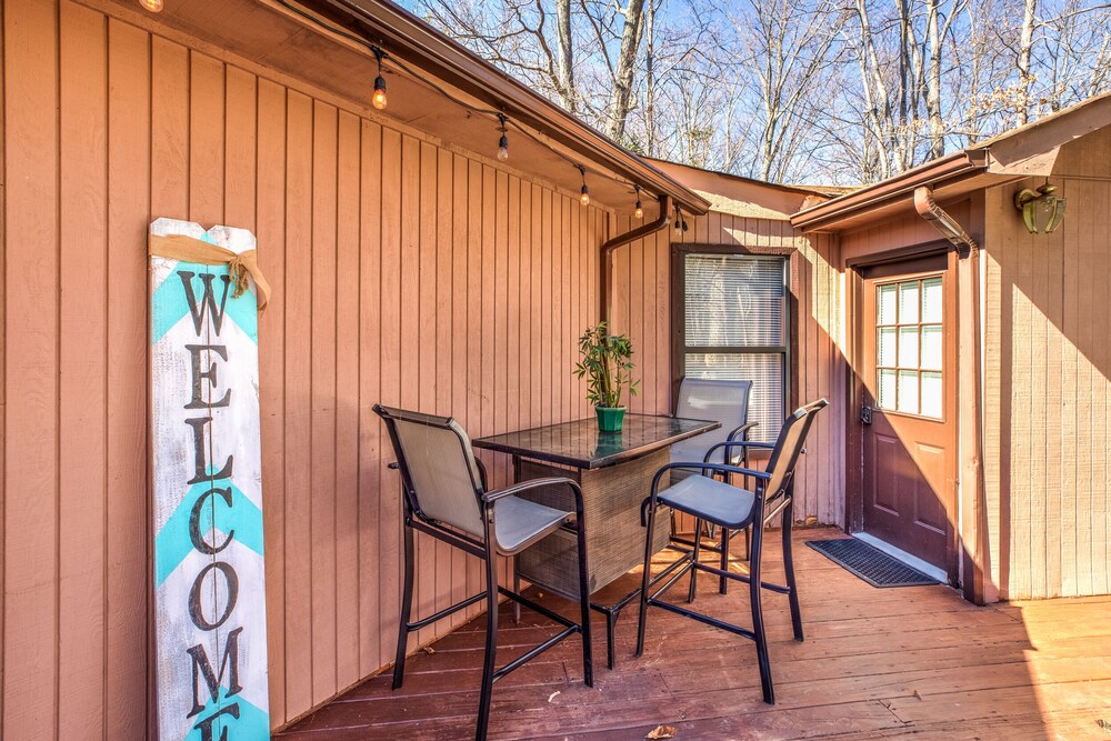 Black Bear Bungalow - Seclusion in heart of Smokys
