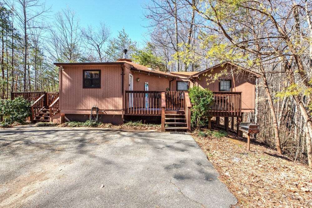 Black Bear Bungalow - Seclusion in heart of Smokys