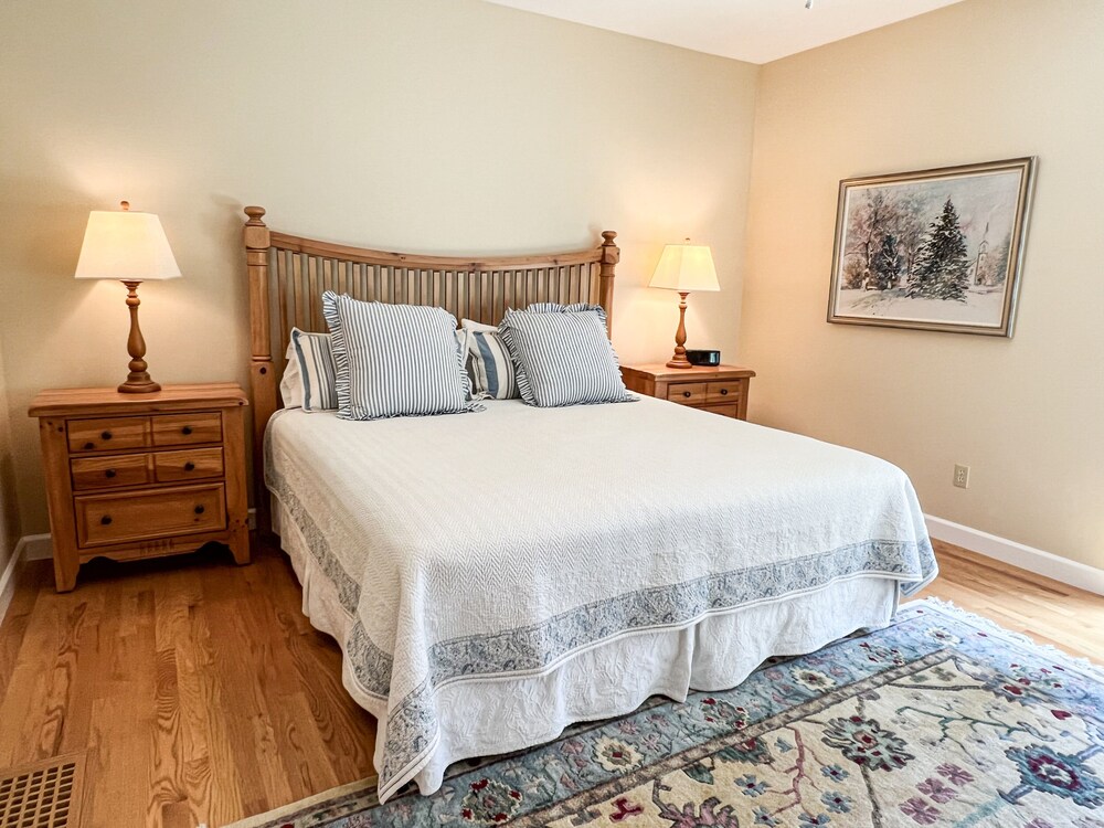 Villa West Main Street Downtown Harbor Springs! Harbor Springs Vrbo