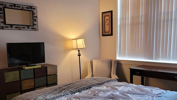 2 chambres, fer et planche à repasser, Wi-Fi, draps fournis