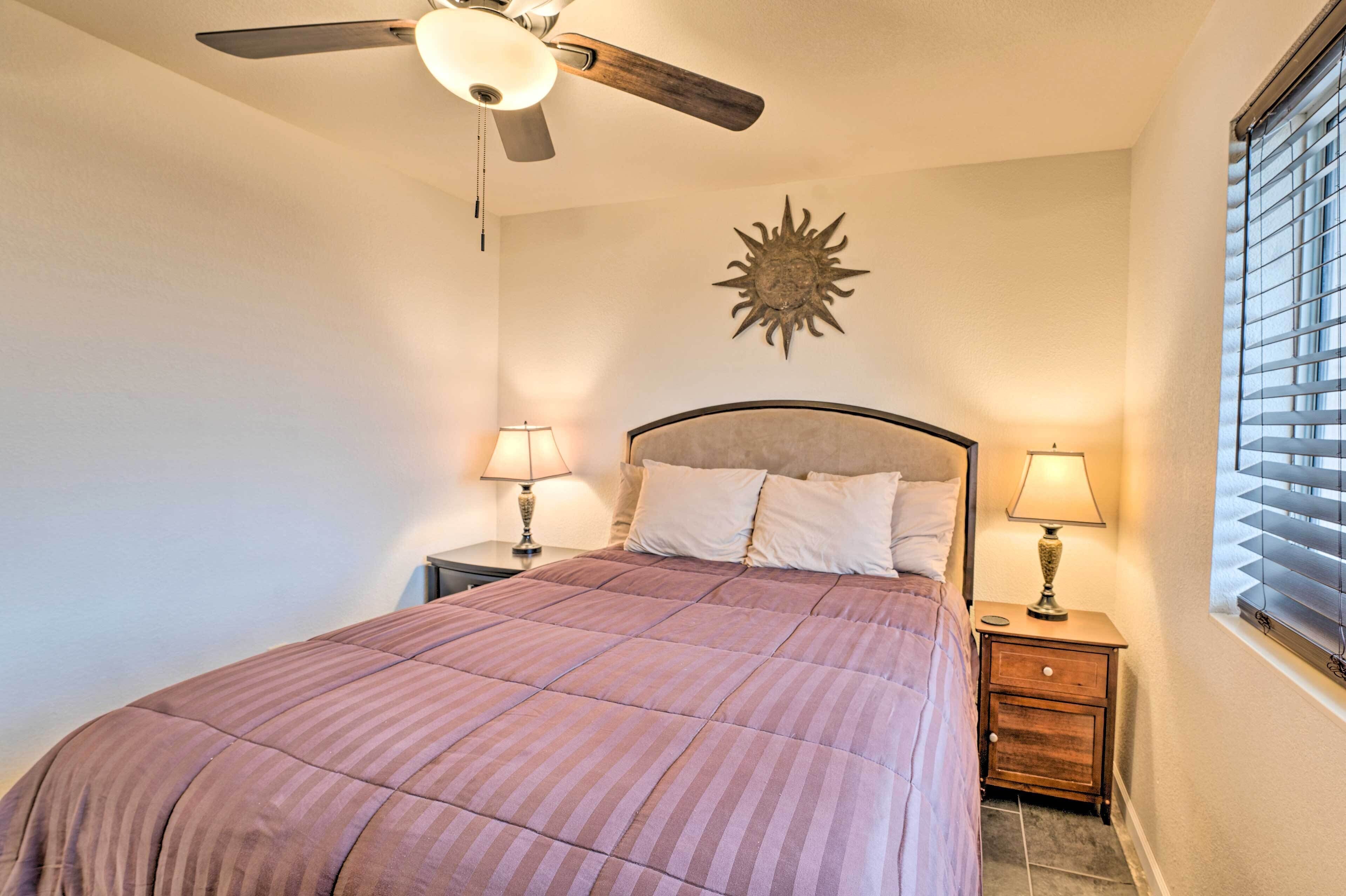 New! Chic Lake Havasu Abode w/ Pool, Grill & More in Lake Havasu City, United States