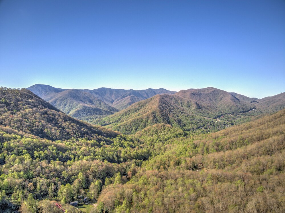 Amazing Views, Privacy and Hot Tub