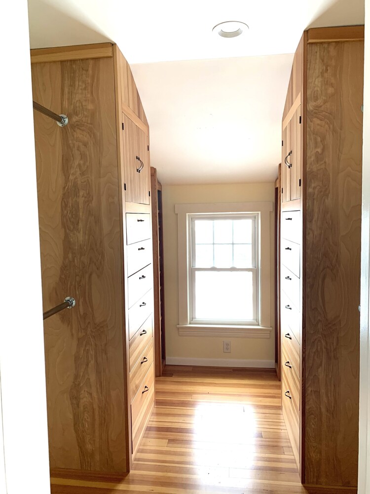 "Gull Cottage" Lake Erie waterfront Expansive Views, Historic