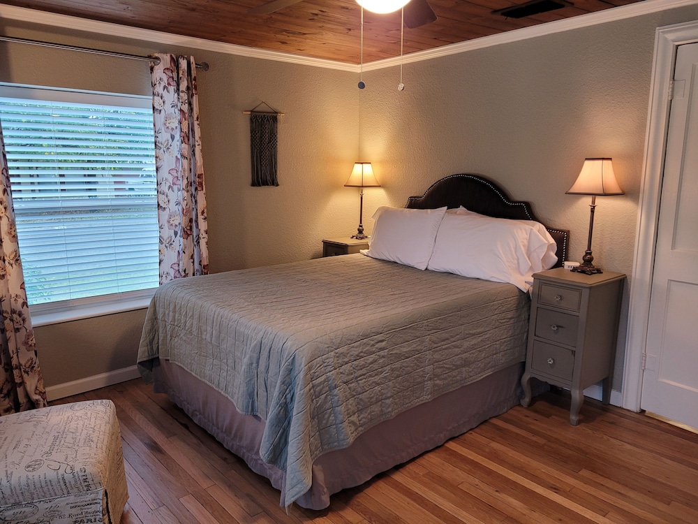 The Compass North with Full Kitchen Near TSU Stephenville Vrbo