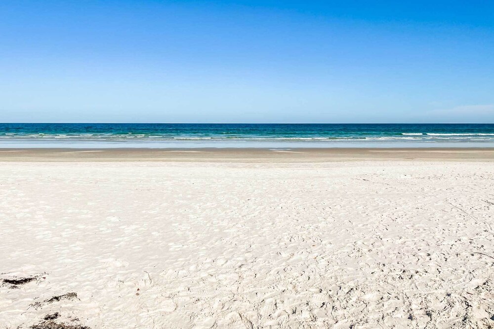 NEW! Coastal New Smyrna Beach Condo w/ Pool Access