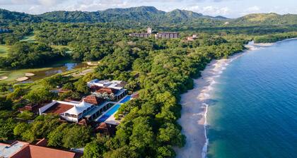 Peek-a-Boo Ocean view Condo at Reserva Conchal