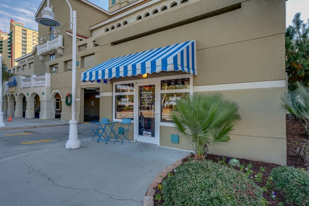 Paradise Resort Myrtle Beach ESCAPE!