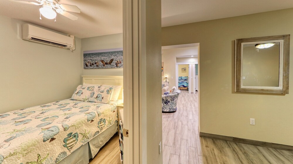🌴🌴🌴 RESORT-STYLE GROUND FLOOR SUITE ON VISTA LAKE, HEATED POOL & SPA