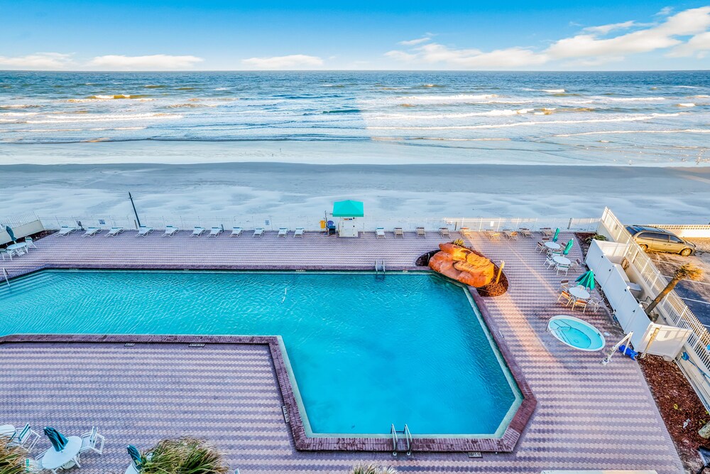 Pool, Sixth Floor Oceanfront Condo with Shared Heated Pool & Hot Tub, and Ocean View!