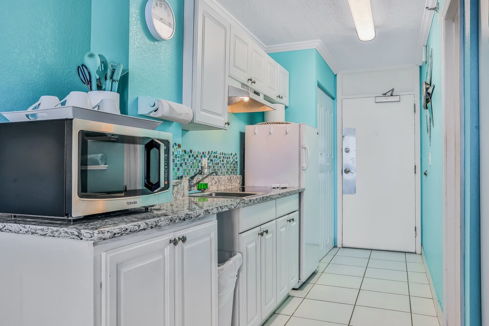 Private kitchen, Sixth Floor Oceanfront Condo with Shared Heated Pool & Hot Tub, and Ocean View!