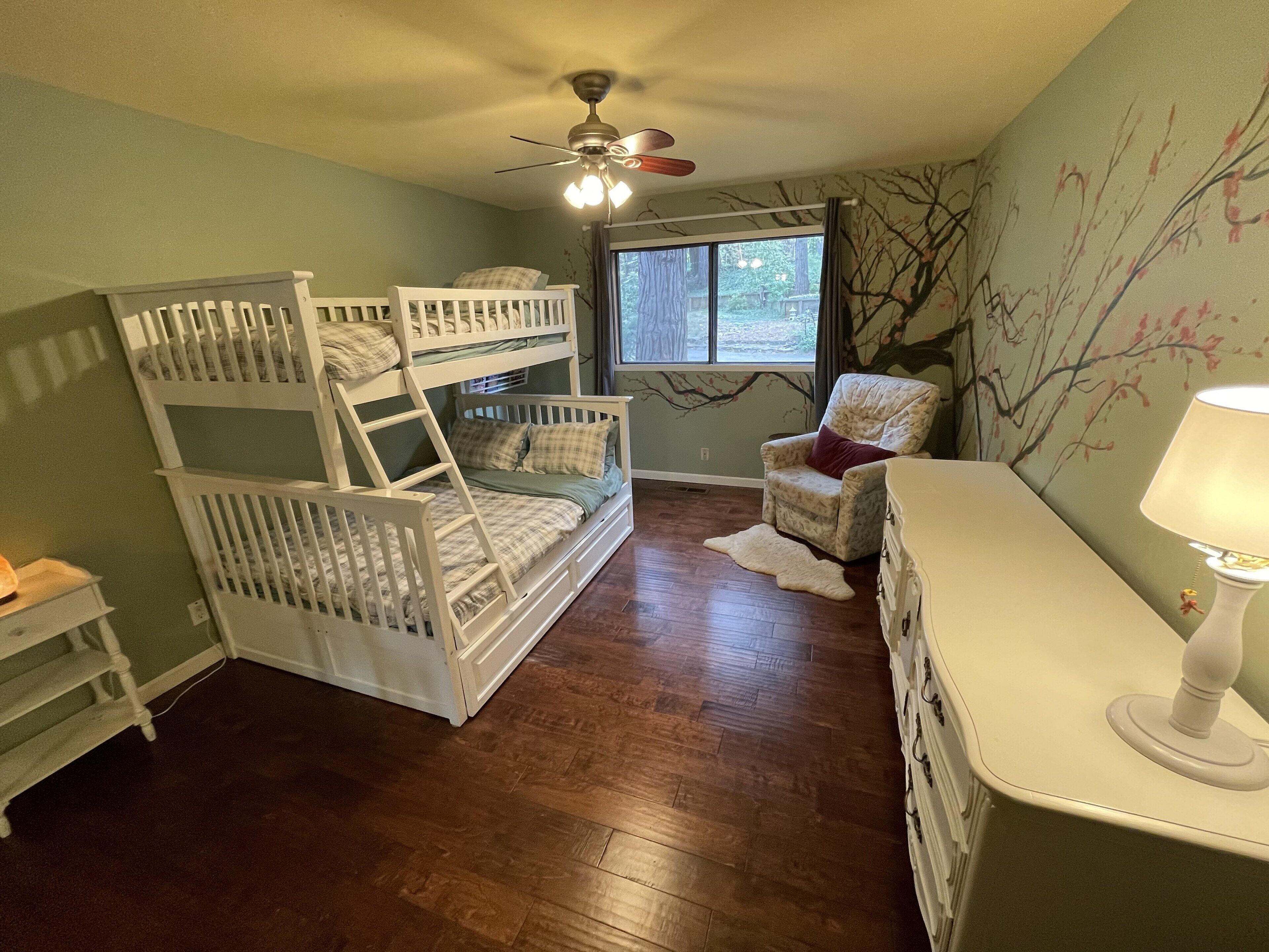 Glenbrook House with High Speed Internet in Grass Valley, United States