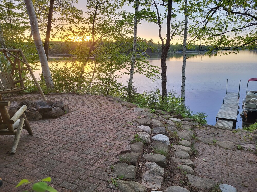 The Blue Loon Cabin and pontoon in Northern wi in Lake Nebagamon Best