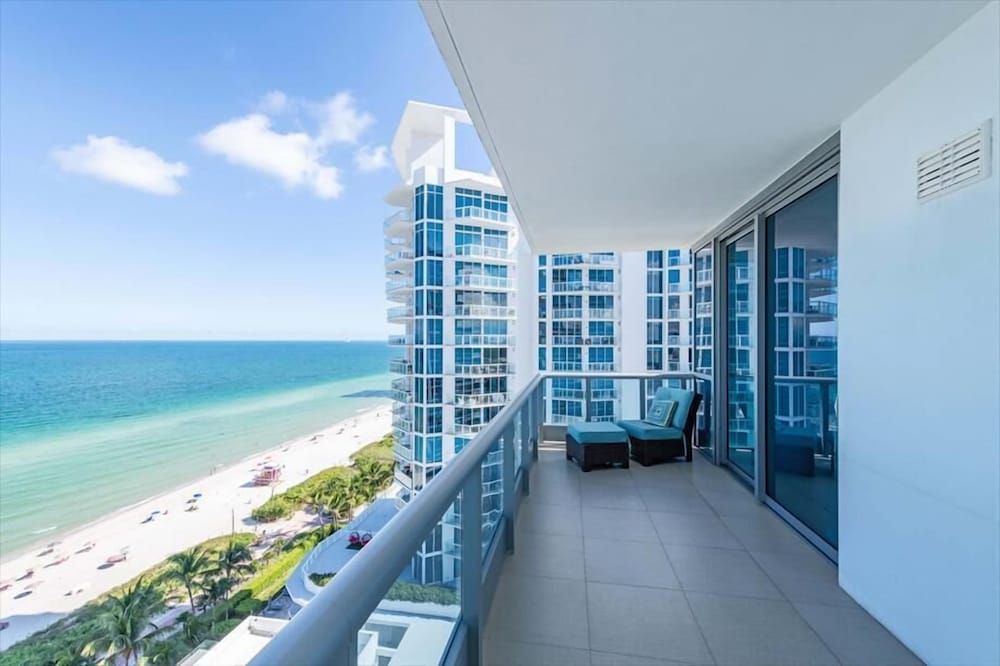 New! Luxury Beachside Condo-Hotel | Balcony w/ Direct Ocean Front Views | Wi-Fi | Hot Tub & Pools