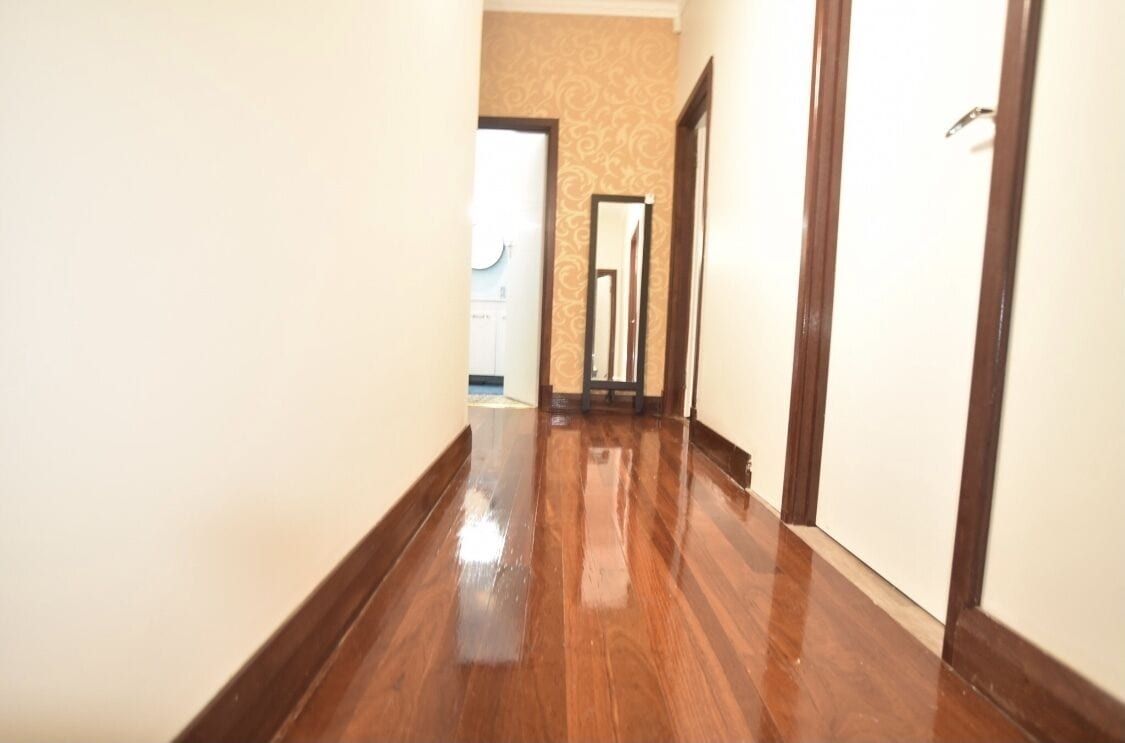 Boucher Manor - Eight Guest Apartment