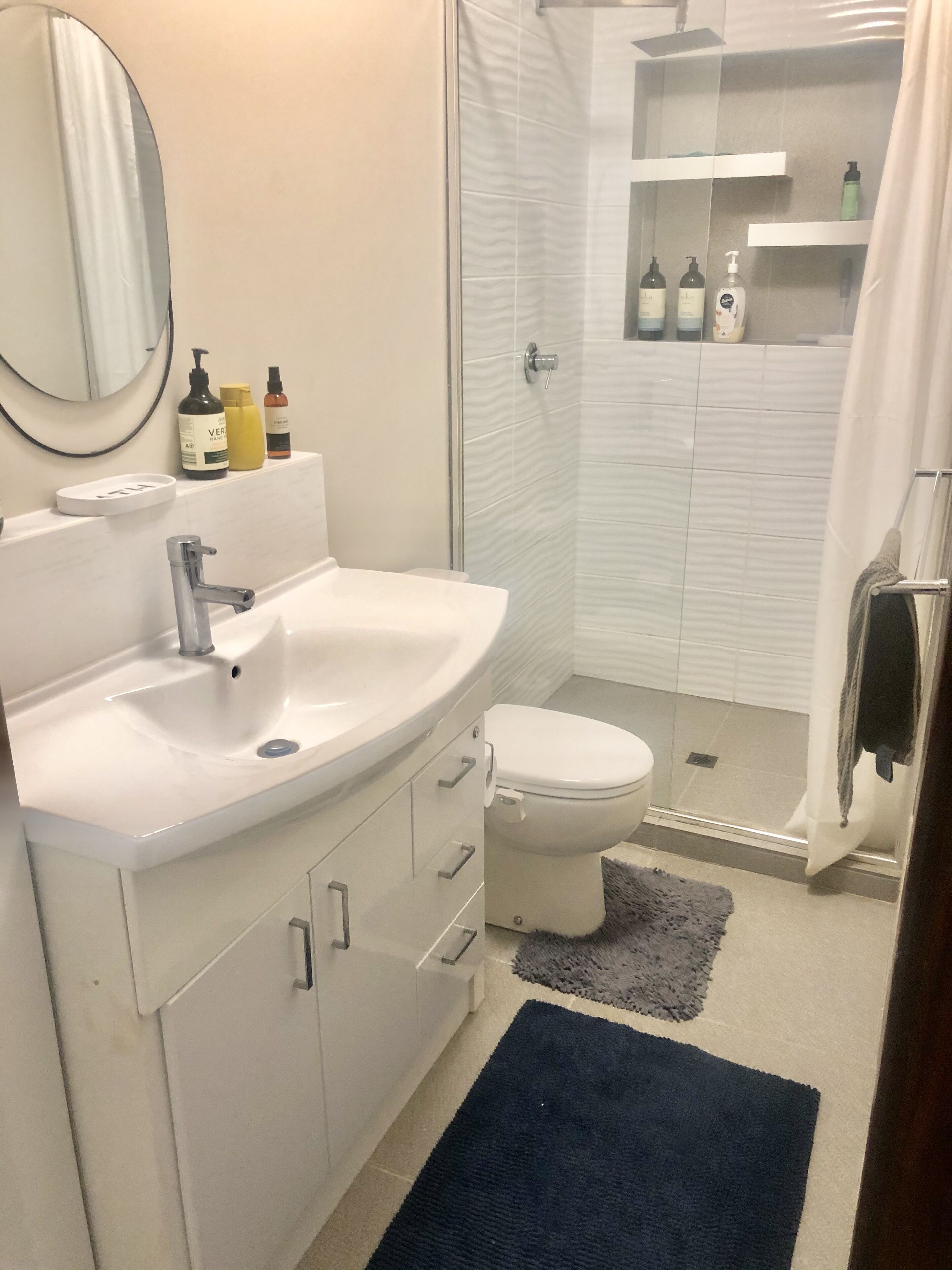 Boucher Manor - Eight Guest Apartment