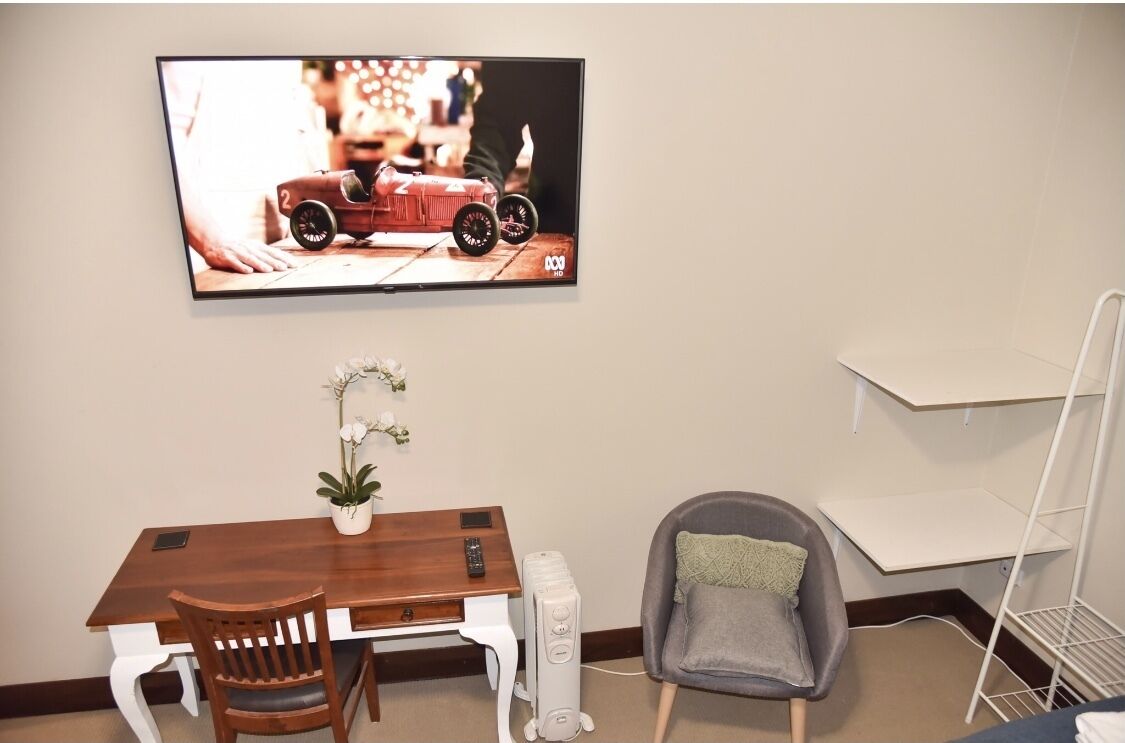 Boucher Manor - Eight Guest Apartment