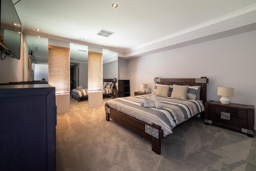 63 Hotels Near Caversham Wildlife Park In Whiteman Western Australia Orbitz